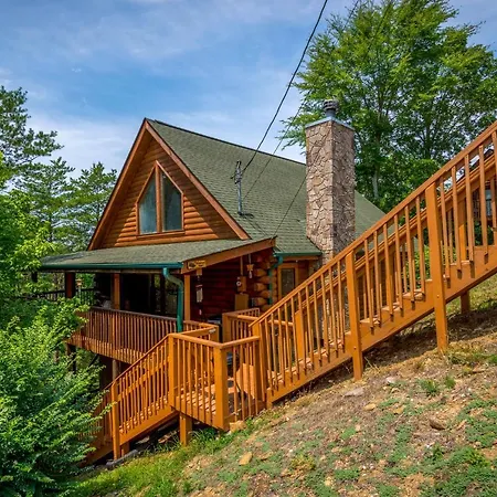Inviting Sevierville Cabin With Deck And Hot Tub!